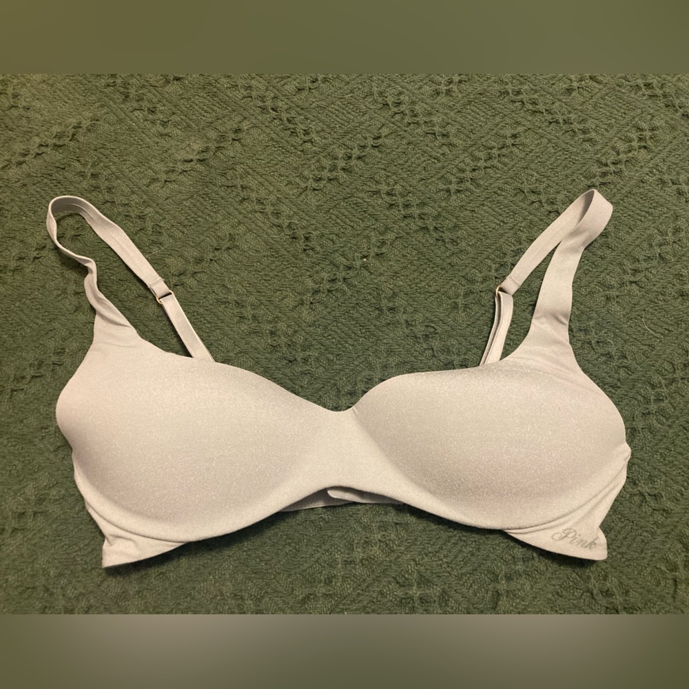 Pink Victoria’s Secret Light Green Lightly Lined Wired Bra Size Small